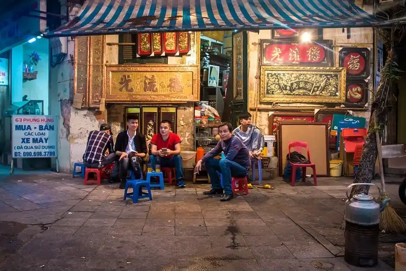 wanderlust-tip-duong-pho-viet-nam-lung-linh-sac-mau-qua-ong-kinh-cua-nhiep-anh-gia-ba-lan-10