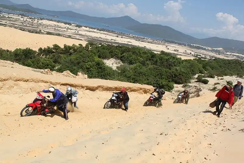Đi săn mặt trời ở Mũi Đôi, Khánh Hòa - cực Đông Tổ quốc 13 Đoạn đường khó nhằn từ Đầm Môn đến nhà chú Hai.