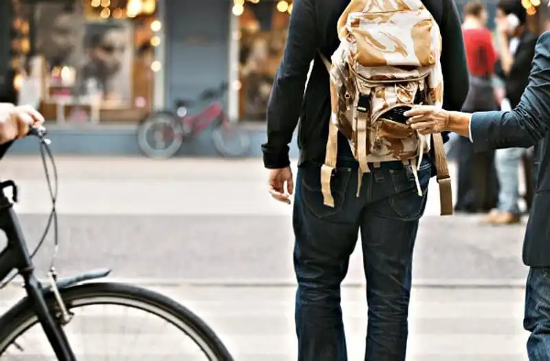 5 lời khuyên hữu ích cho người lần đầu đi du lịch 9 wanderlust-tips-5-loi-khuyen-huu-ich-cho-nguoi-lan-dau-di-du-lich-3