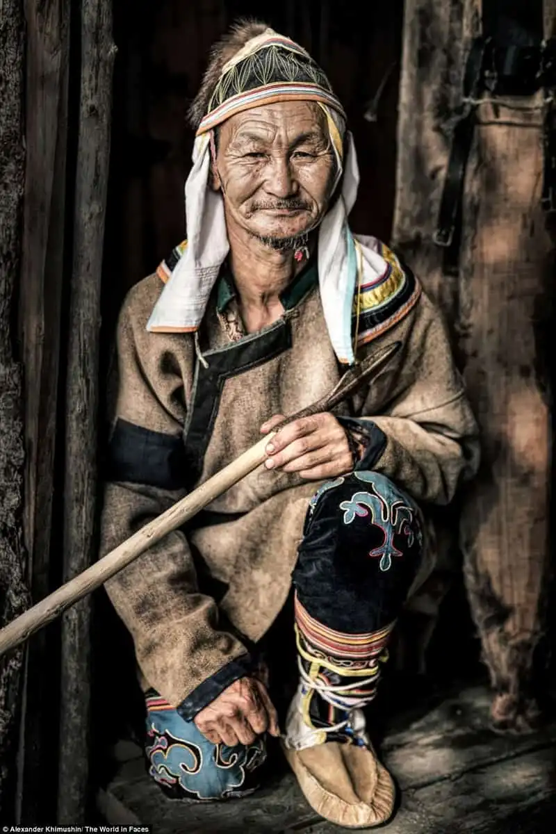 wanderlust-tips-bo-anh-chan-dung-ve-nhung-con-nguoi-noi-coi-nguon-van-minh-nhan-loai-5