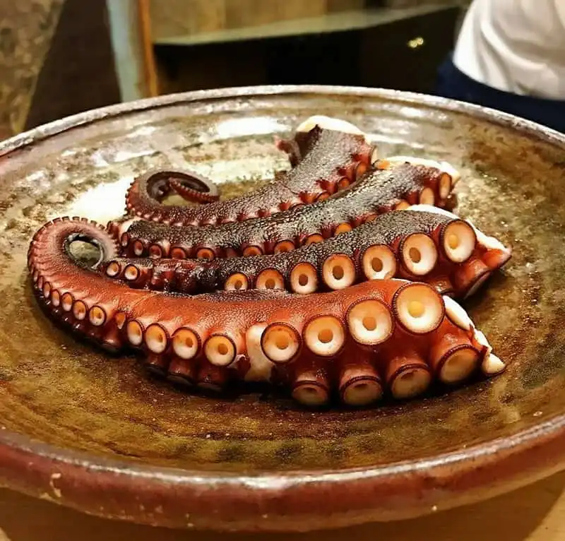 wanderlust-tips-buffet-hai-san-hoanh-tranh-bac-nhat-tai-lau-dai-tajmasago-2