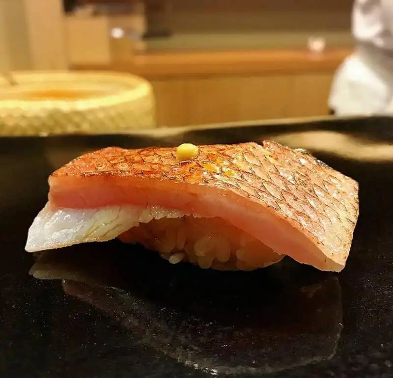 wanderlust-tips-buffet-hai-san-hoanh-tranh-bac-nhat-tai-lau-dai-tajmasago-4