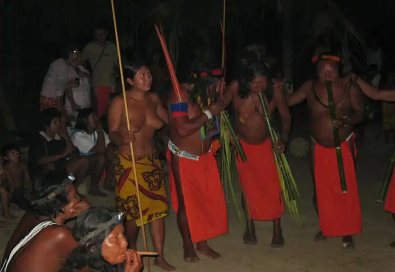 wanderlust-tips-cac-bo-toc-tu-choi-tiep-xuc-voi-nen-van-minh-hien-dai9