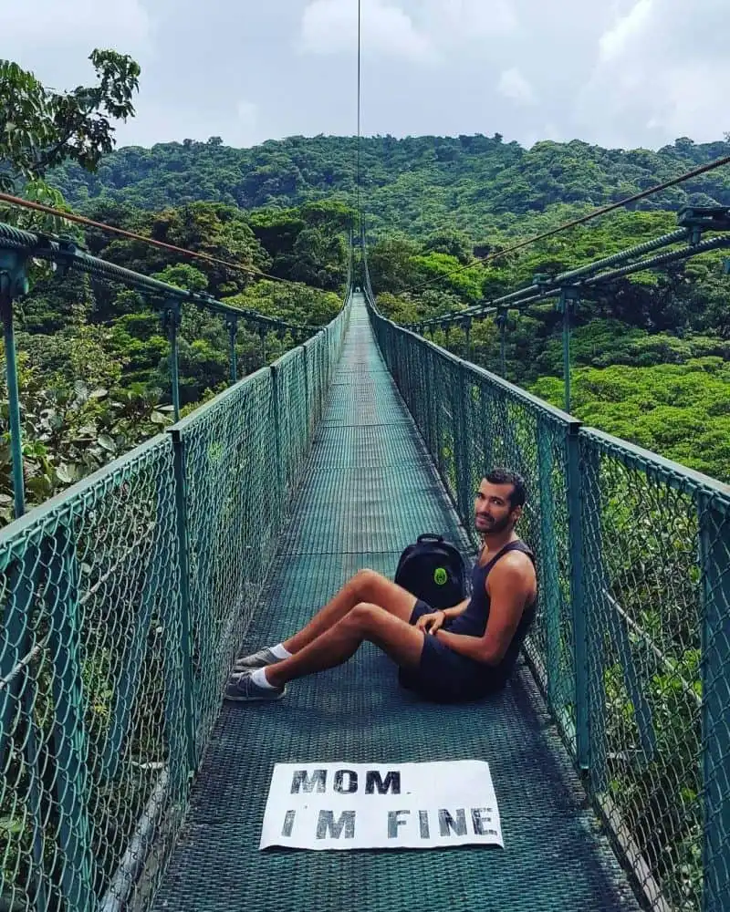 wanderlust-tips-chang-trai-di-du-lich-vong-quanh-gioi-va-mang-theo-tam-bien-me-oi-con-on-11