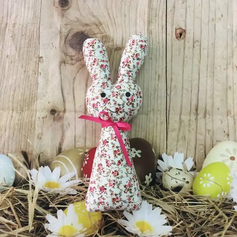 wanderlust-tips-dao-quanh-ha-noi-ghe-nhung-shop-do-luu-niem-doc-la-1