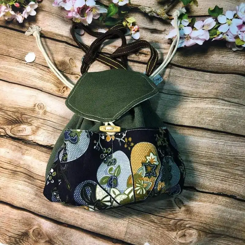 wanderlust-tips-dao-quanh-ha-noi-ghe-nhung-shop-do-luu-niem-doc-la-42