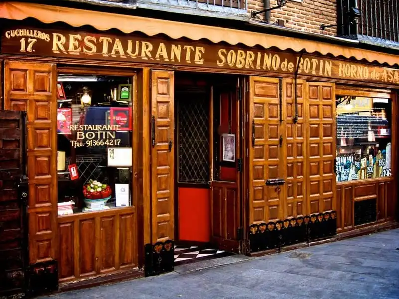 wanderlust-tips-den-tay-ban-nha-ghe-tham-sobrino-de-botin-nha-hang-lau-doi-nhat-gioi-1