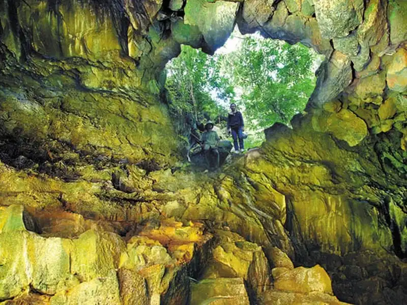Hang động dung nham đẹp nhất Đông Nam Á ở Đăk Nông 9 wanderlust-tips-hang-dong-dung-nham-dep-nhat-dong-nam-a-o-dak-nong-3