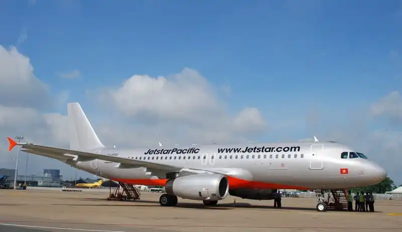 wanderlust-tips-jetstar-pacific-khong-cho-phep-hanh-khach-su-dung-sac-du-phong-tren-may-bay-1