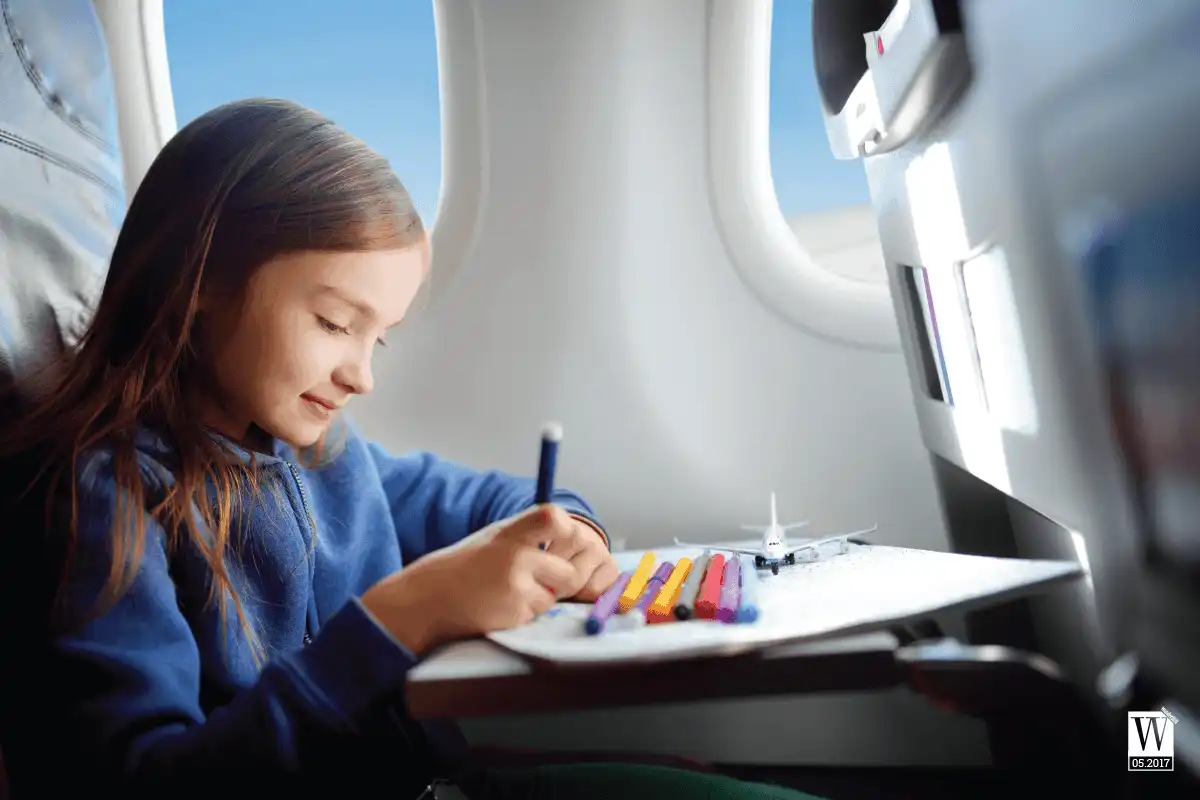 wanderlust-tips-kinh-nghiem-di-may-bay-duong-dai-voi-tre-nho-4