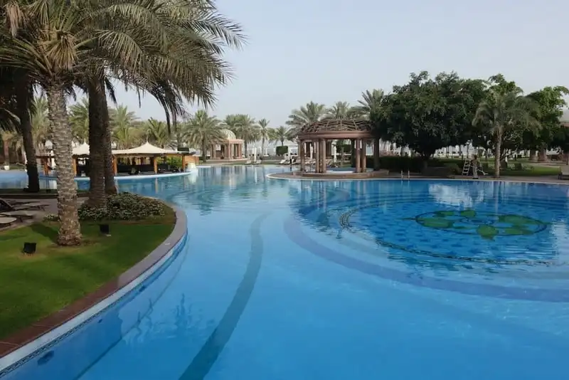 wanderlust-tips-ngan-ngo-voi-su-xa-hoa-cua-khach-san-7-sao-tai-abu-dhabi-21