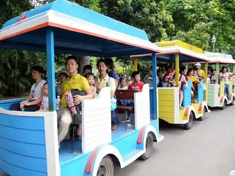 Thí điểm xe điện 4 bánh chở khách du lịch trong khu vực hạn chế 5 wanderlust-tips-thi-diem-xe-4-banh-chay-dien-cho-khach-du-lich-trong-khu-vuc-han-che-2