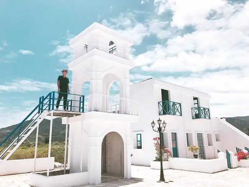 Có một "tiểu Santorini" vô cùng xinh đẹp tại Đà Nẵng 8 wanderlust-tips-tieu-santorini-tai-da-nang-dia-diem-team-song-ao-khong-bo-qua-11