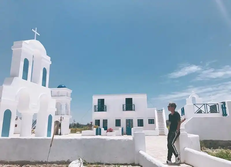 Có một "tiểu Santorini" vô cùng xinh đẹp tại Đà Nẵng 16 wanderlust-tips-tieu-santorini-tai-da-nang-dia-diem-team-song-ao-khong-bo-qua-3