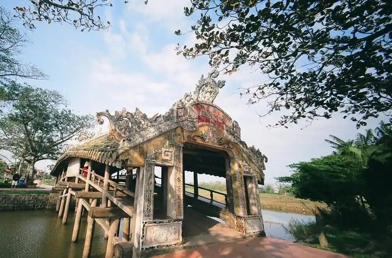 Tới Huế nhớ ghé cầu ngói Thanh Toàn cổ kính bậc nhất Việt Nam 6 wanderlust-tips-toi-hue-nho-ghe-cau-ngoi-thanh-toan-co-kinh-bac-nhat-viet-nam0