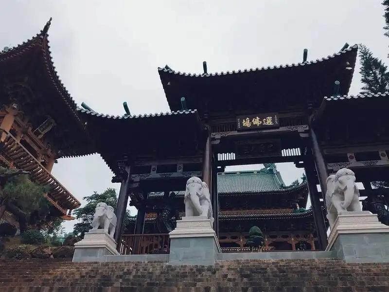 Về Gia Lai, ghé chùa Minh Thành đẹp như ở xứ Phù Tang 14 wanderlust-tips-ve-gia-lai-ghe-tham-chua-minh-thanh-dep-nhu-o-xu-phu-tang-2