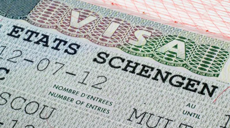 wanderlust-tips-visa-schengen-va-7-dac-quyen-khong-phai-ai-cung-biet-1