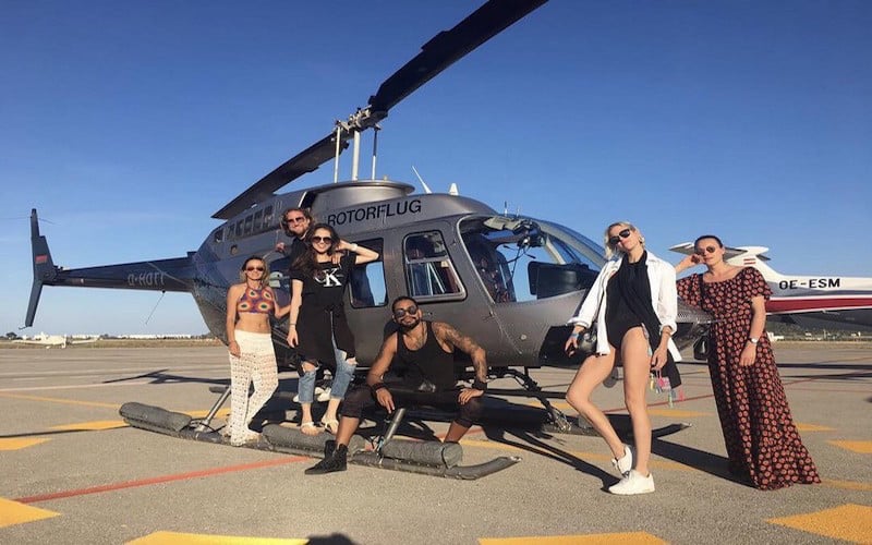 Soi kì nghỉ hè sang chảnh của hội “con nhà giàu Instagram”