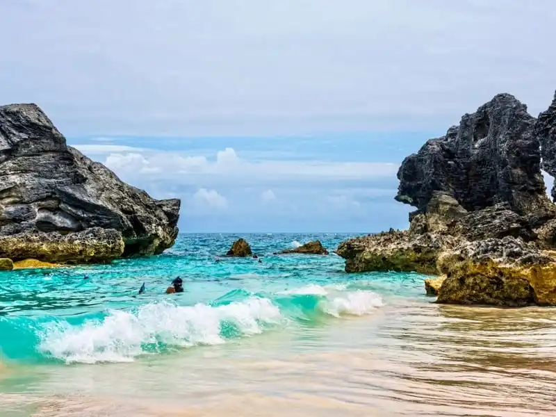 wanderlust tips 11 bai bien ruc ro sac mau khap the gioi 1