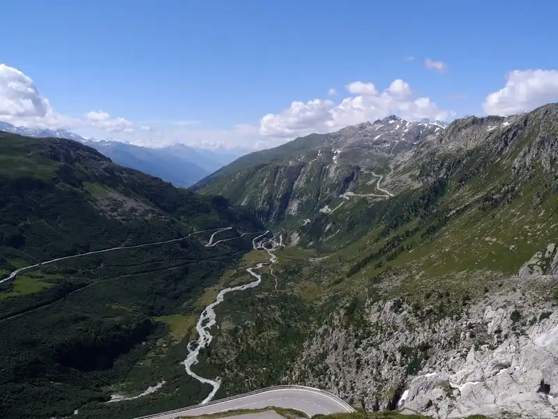 wanderlust tips 11 cung duong dep nhung nguy hiem nhat chau au 12