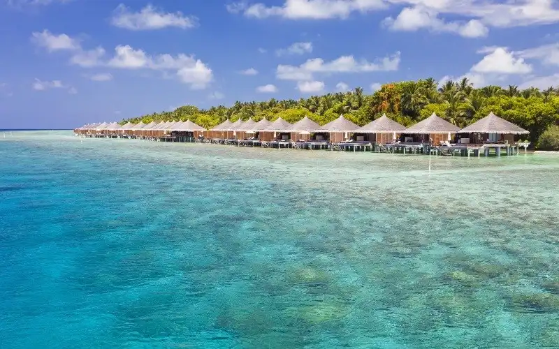 wanderlust tips 11 vinh bien co lan nuoc trong suot nhu pha le 6