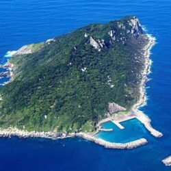 wanderlust tips dao thieng okinoshima se cam khach du lich tu nam sau 1