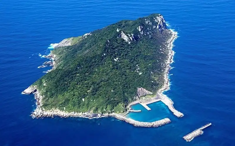 Đảo thiêng Okinoshima sẽ cấm khách du lịch từ năm sau 5 wanderlust tips dao thieng okinoshima se cam khach du lich tu nam sau 2