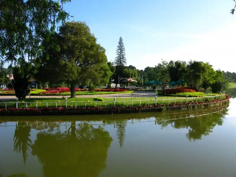 Điểm nhấn Hồ Xuân Hương tại Festival Hoa Đà Lạt 2017 6 wanderlust tips diem nhan ho xuan huong tai festival hoa da lat 2017 1