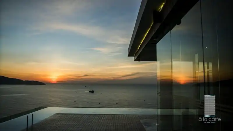 wanderlust tips du khach noi gi ve la carte da nang beach 8