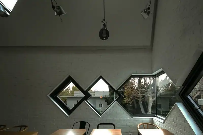 wanderlust tips hostel co thiet ke doc dao nhu trong phim vien tuong 9