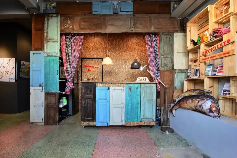 wanderlust tips hostel voi cung cua tuong tai thai lan 15