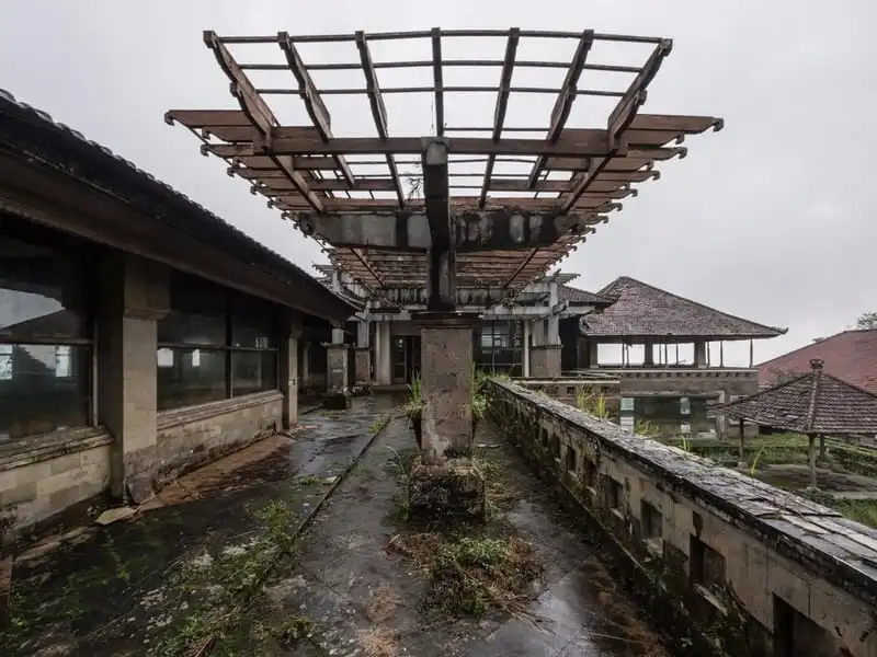 wanderlust tips kham pha khach san bo hoang day anh o indonesia 11