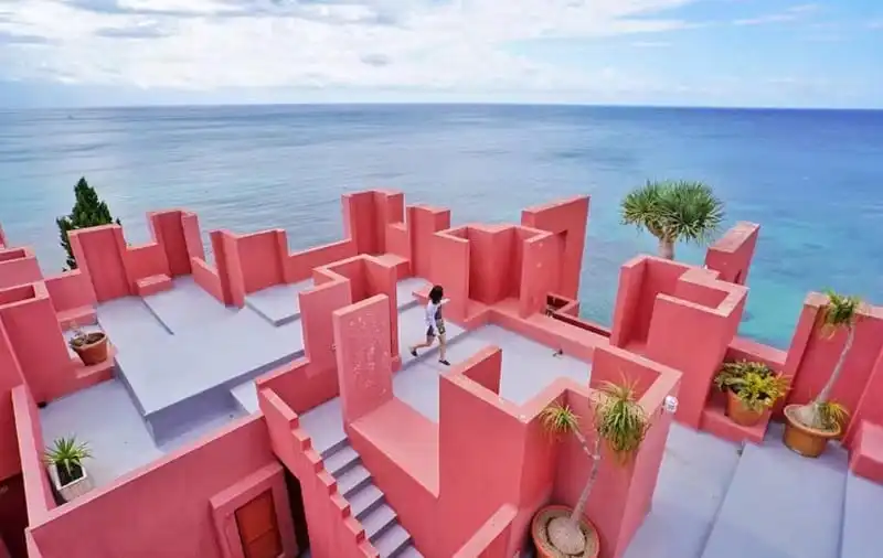 Lạc bước tới "Pháo đài hồng" ở Tây Ban Nha 9 wanderlust tips lac buoc toi phao dai hong o tay ban nha 1