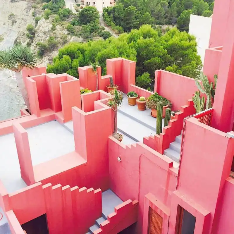 Lạc bước tới "Pháo đài hồng" ở Tây Ban Nha 13 wanderlust tips lac buoc toi phao dai hong o tay ban nha 12