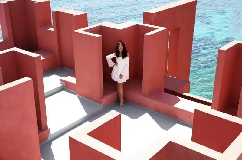 Lạc bước tới "Pháo đài hồng" ở Tây Ban Nha 10 wanderlust tips lac buoc toi phao dai hong o tay ban nha 3