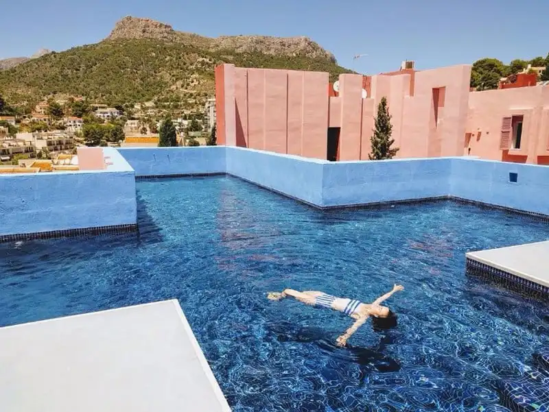 Lạc bước tới "Pháo đài hồng" ở Tây Ban Nha 7 wanderlust tips lac buoc toi phao dai hong o tay ban nha 4