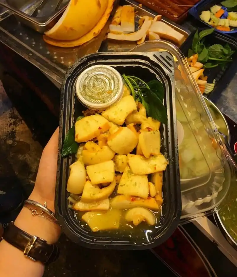 Mực khổng lồ - món ăn khiến giới trẻ Hà thành mê mẩn 9 wanderlust tips muc khong lo mon khien gioi tre ha thanh man 5