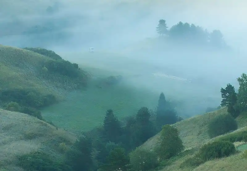 wanderlust tips ngan ngo voi phong canh tuyet dep noi bien gioi ba lan slovakia 23