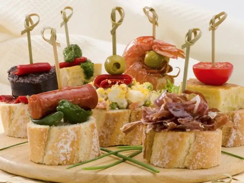 Người dân các nước trên thế giới thích món ăn vặt nào nhất? (Phần 2) 7 wanderlust tips nguoi dan cac nuoc tren the gioi thich mon an vat nao nhat 15