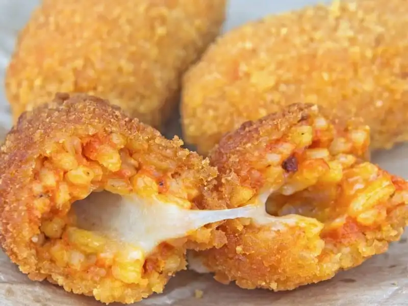 Người dân các nước trên thế giới thích món ăn vặt nào nhất? (Phần 2) 8 wanderlust tips nguoi dan cac nuoc tren the gioi thich mon an vat nao nhat 16