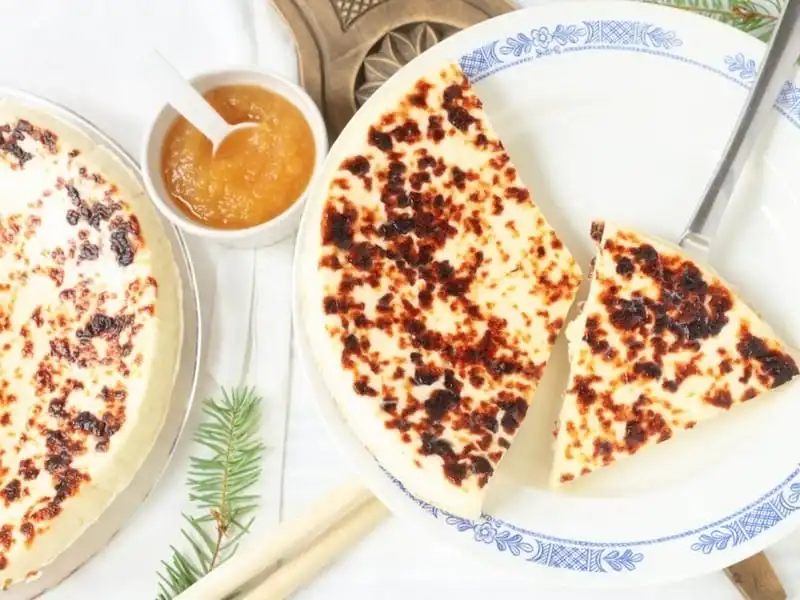 Người dân các nước trên thế giới thích món ăn vặt nào nhất? (Phần 2) 11 wanderlust tips nguoi dan cac nuoc tren the gioi thich mon an vat nao nhat 19