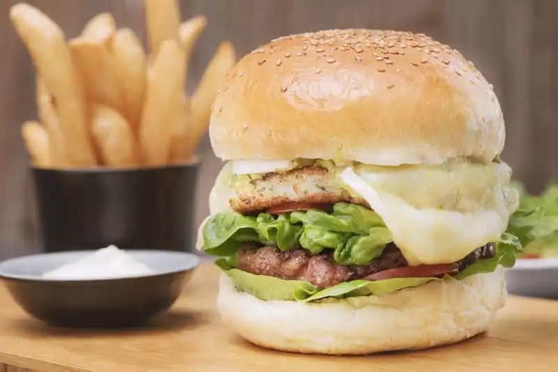 wanderlust tips thuc don moi day hap dan tai azure beach lounge 2