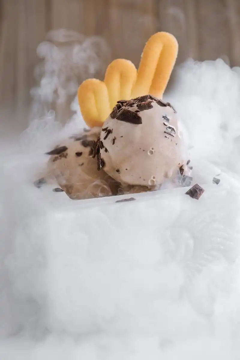 wanderlust tips thuc don moi day hap dan tai azure beach lounge 4