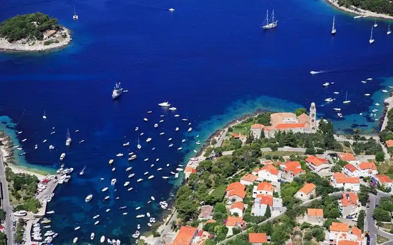 wanderlust tips top 10 hon dao dep nhat gioi nam 2017 2