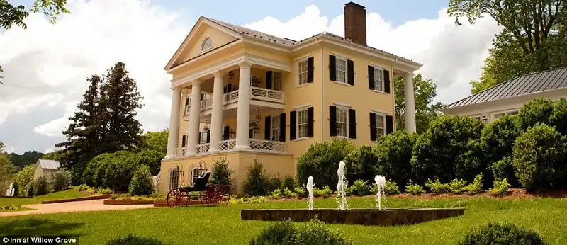 wanderlust tips top 10 khu nghi duong tot nhat hanh tinh nam 2017 11