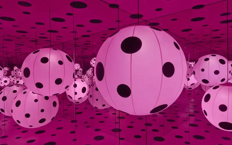 Triển lãm nghệ thuật của Yayoi Kusama tại Bảo tàng Seattle Art 8 wanderlust tips trien lam nghe thuat cua yayoi kusama tai bao tang seattle art1