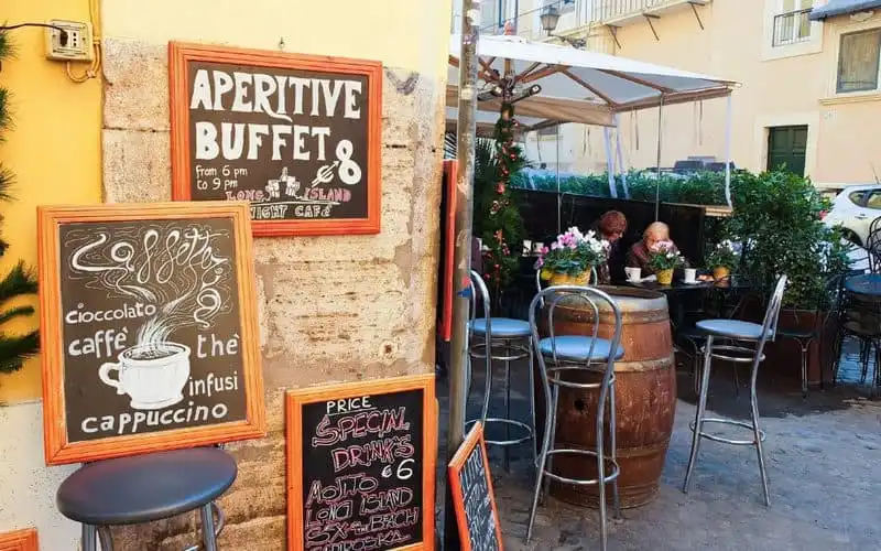 wanderlust tips rome ban hanh quy dinh moi ve viec uong ruou tren duong pho2