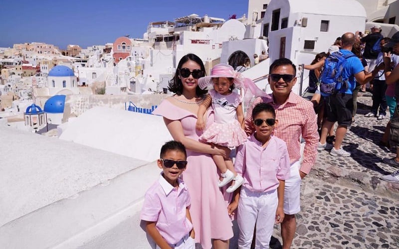 Hoa hậu Hà Kiều Anh kỷ niệm ngày cưới ở Santorini, Hy Lạp