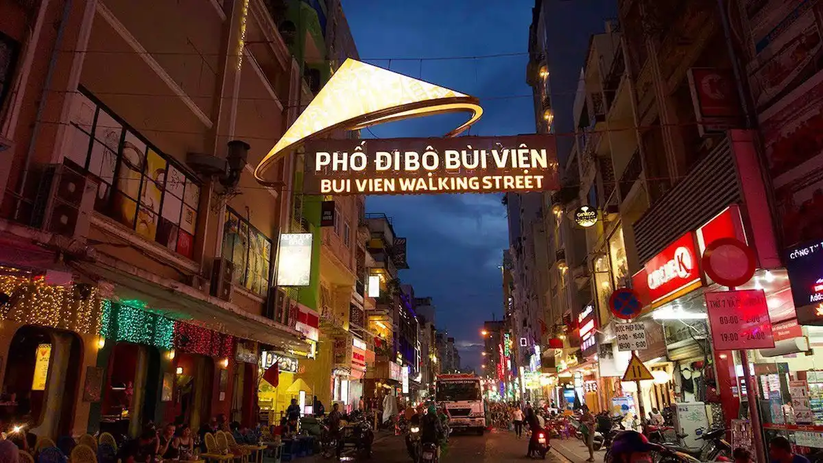 Phố đi bộ Bùi Viện: Từ con phố "Tây" đến điểm hẹn văn hóa quốc tế 6 pho-di-bo-bui-vien-sai-gon-soi-dong-ve-dem