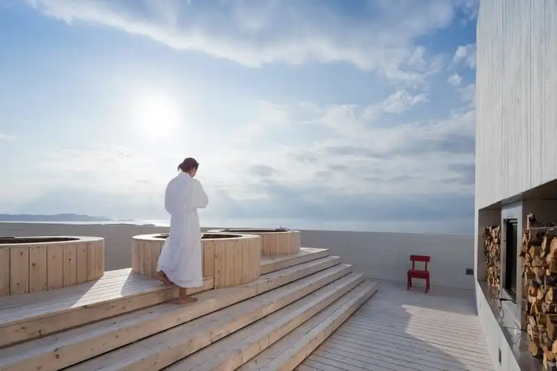 wanderlust tips 10 khach san tren gioi co khung canh dep den nin tho 22